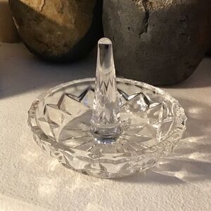 ♥️5/25$ pressed glass ring dish